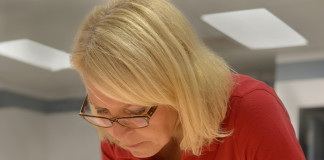 DuPont Packaging Graphics lancia la nuova tecnologia Cyrel Easy La nuova tecnologia di lastre per la stampa flessografica DuPont™ Cyrel® Easy è ideata appositamente per semplificare il processo di stampa grazie all’eliminazione dei flussi di lavoro specifici per i punti a testa piatta, ottimizzando così l’efficienza e la coerenza dei risultati.