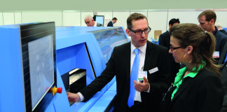 Thomann AG è la prima legatoria elvetica a investire nella Vareo Müller Martini ha presentato per la prima volta al pubblico la nuova brossuratrice Vareo un paio di mesi fa agli Hunkeler Innovationdays di Lucerna, a pochi chilometri dalla sede della legatoria industriale W. Thomann AG.