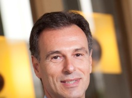 Avery Dennison nomina Georges Gravanis Presidente di Materials Group Gravanis ha conseguito un dottorato in Chimica dei polimeri presso l’Università Scientifica di Grenoble, in Francia.