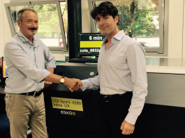 Migliorare qualità e produttività nella produzione di shopping bag ed etichette A sinistra Daniele Grotto di GPS, Davide Meroni di Esko.