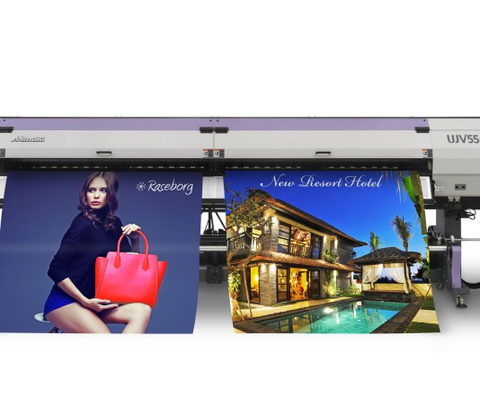 La nuova stampante inkjet UV da 3,2 metri di Mimaki UJV55-320 offre colori vivaci, un elevato grado di opacità per straordinarie insegne retroilluminate e segnaletica.