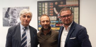 Etichette: Litografia Castello raddoppia con Gallus Da sinistra Silvano Chiusa, responsabile vendite Emilia Romagna, Aldo De Vincenzo, il giovane titolare di Litografia Castello, eAndrea Citernesi, Gallus Business Driver.