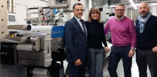Eurolabel ha installato la Gallus ECS 340 a 11 gruppi stampa Da sinistra Aldo Franco, Direttore commerciale di Erolabel, Elisabetta Brambilla, Presidente, Andrea Citernesi e Carlo Tessera di Heidelberg Italia.