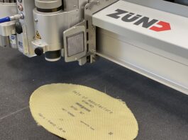 Zund digitalizza la marcatura con la testa di stampa inkjet integrabile