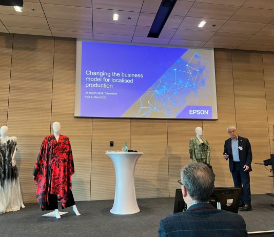 Epson, dal tessile alla microproduzione