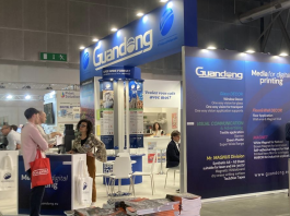 Guandong a Viscom ricama sul vetro