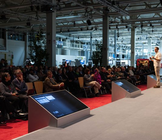 Canon, al Future Book Forum 2025 il libro del futuro è un ecosistema digitale e integrato